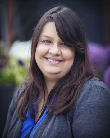 Alyana Kasmani – Accounting / Administration